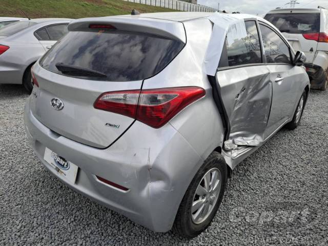 2015 HYUNDAI HB20 