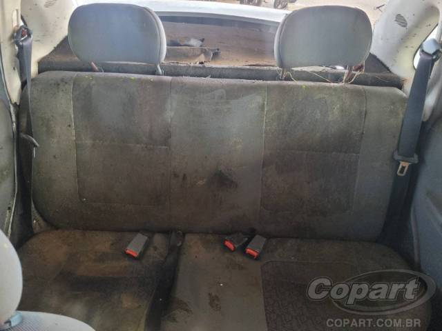 2004 CHEVROLET CORSA SEDAN 