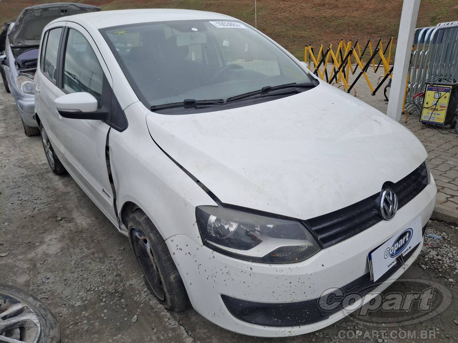 VOLKSWAGEN FOX 1.6 TOTAL FLEX 2013