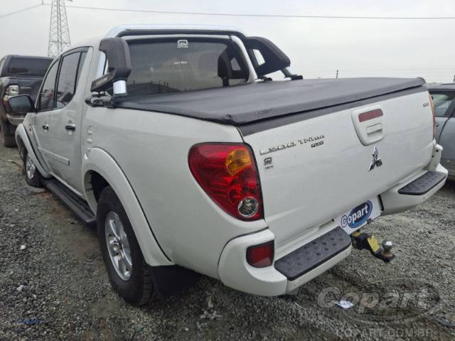 2013 MITSUBISHI L200 TRITON 