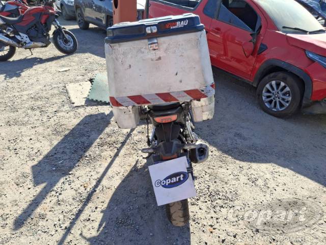 2025 HONDA CB 300F 