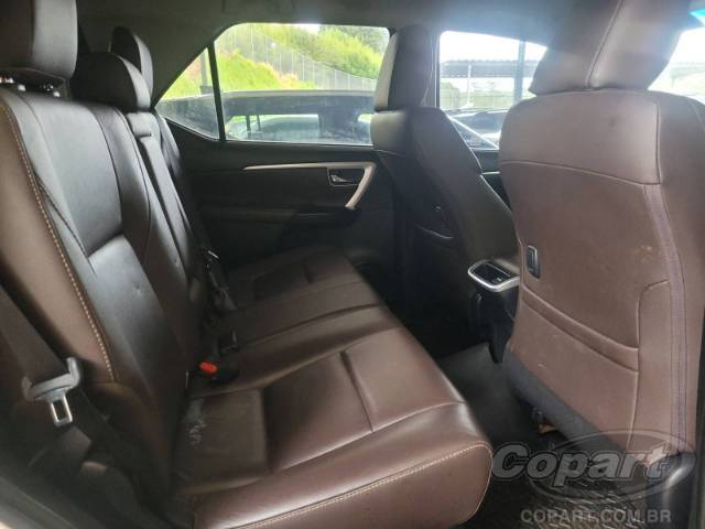 2017 TOYOTA HILUX SW4 