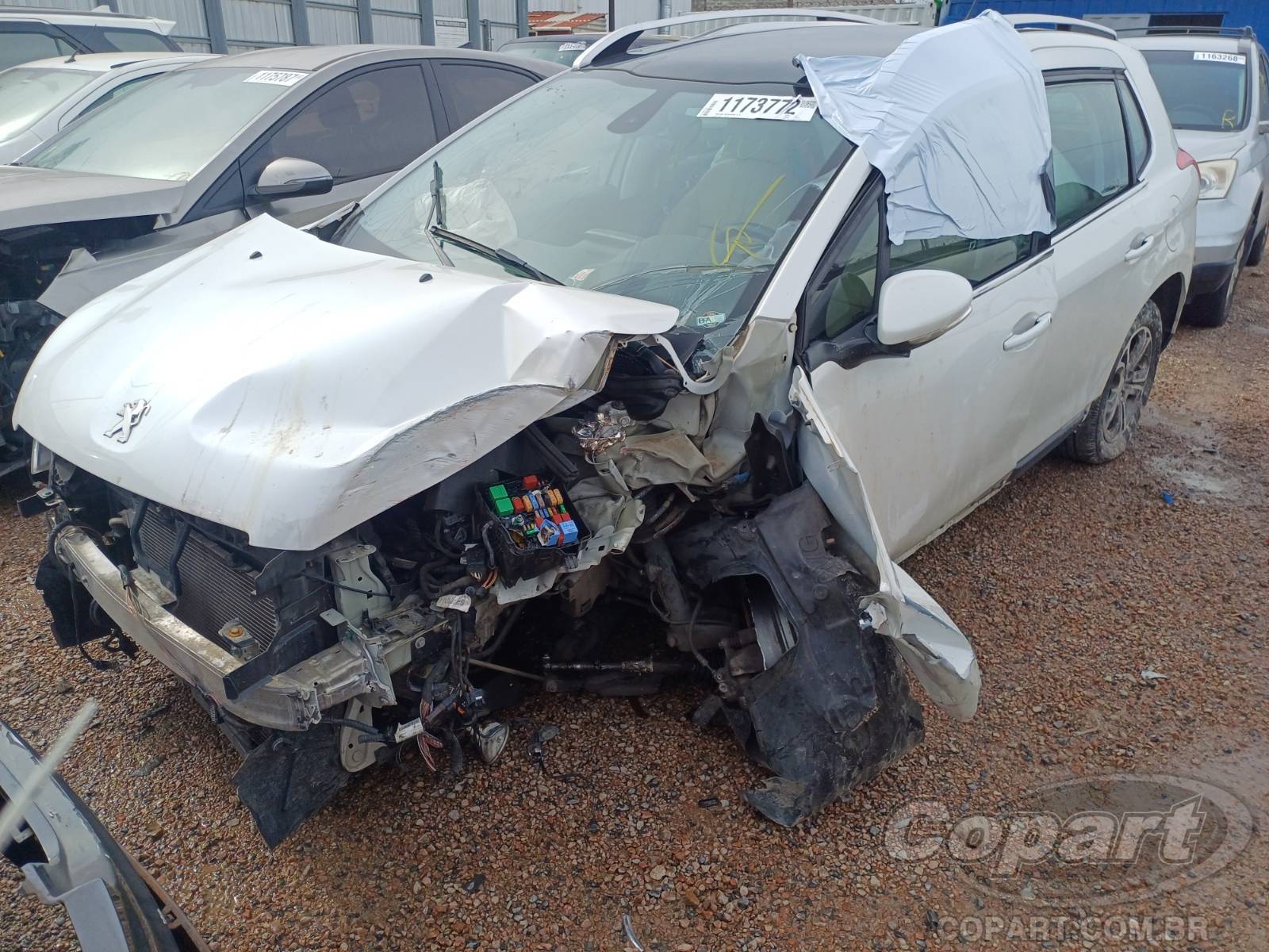 Foto 2: 2017 PEUGEOT 2008