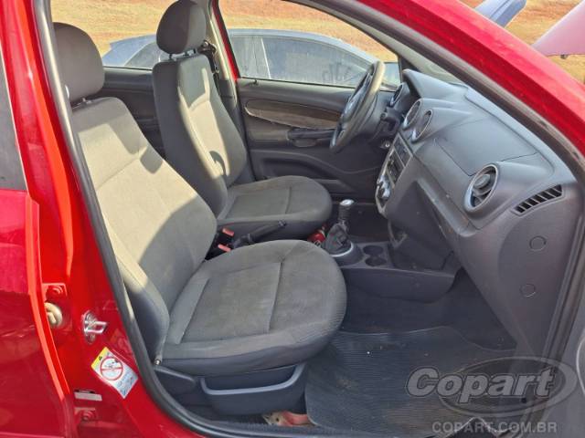 2012 VOLKSWAGEN VOYAGE 