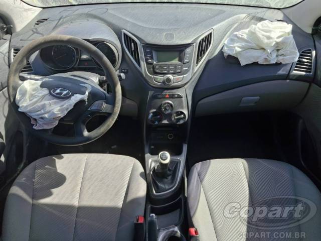 2015 HYUNDAI HB20S 