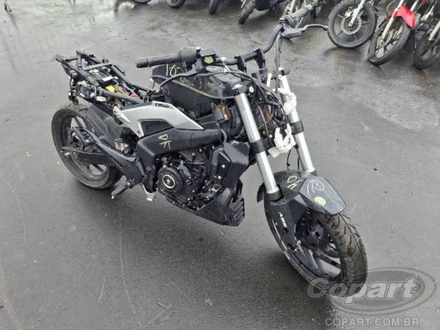 2025 BAJAJ DOMINAR 