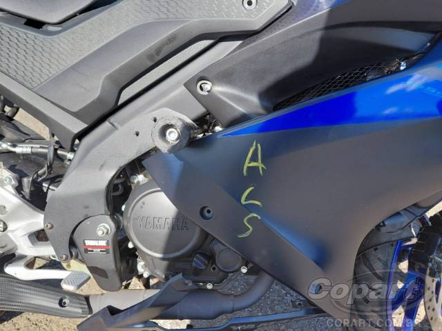 2025 YAMAHA YZF R15 