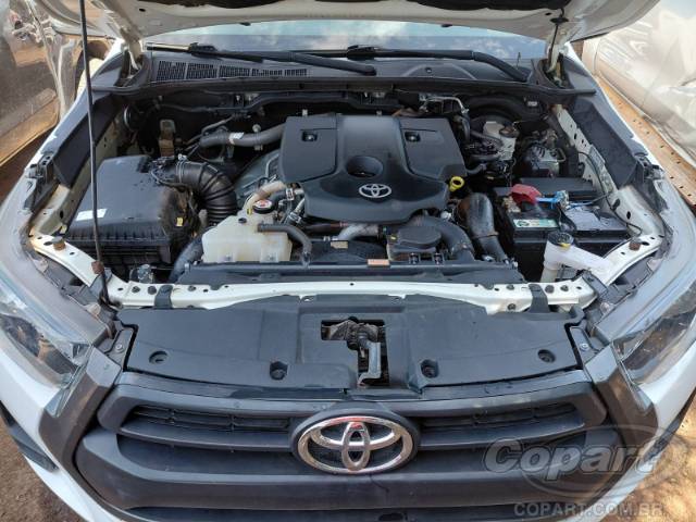 2024 TOYOTA HILUX CD 