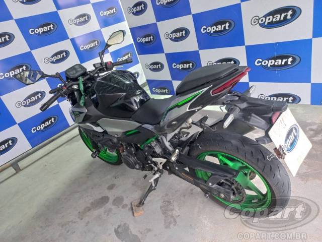 2025 KAWASAKI Z500 