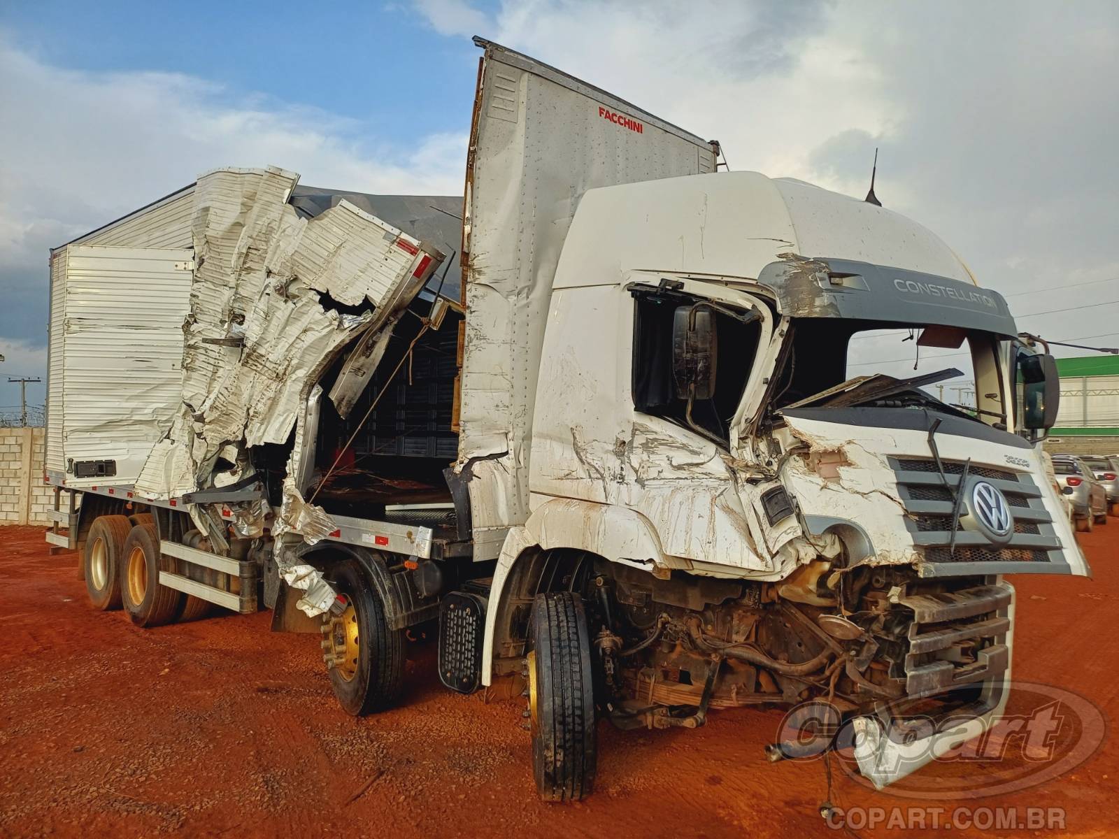 Veículo VOLKSWAGEN Constellation 2022 VOLKSWAGEN CONSTELLATION 30.330 8.9 I6 2023 em leilão