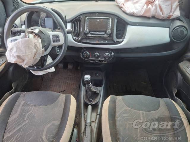 2015 FIAT UNO 