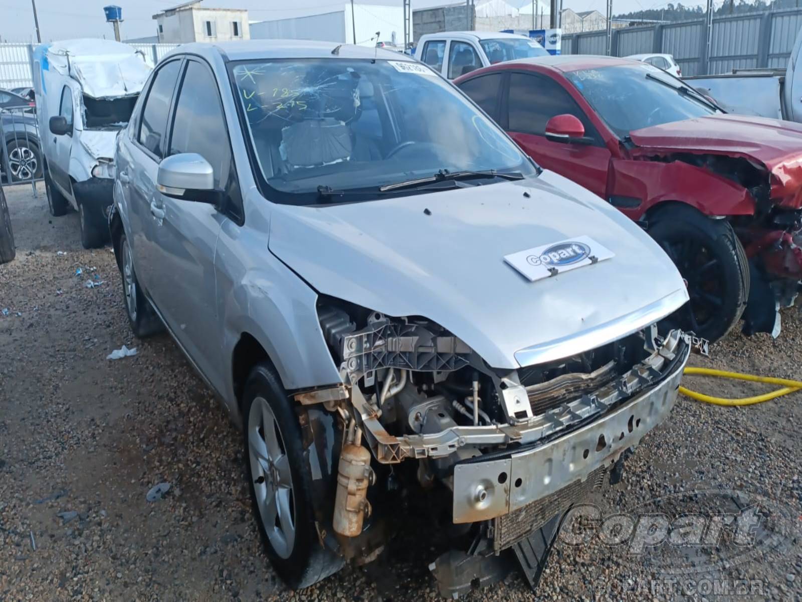 Veículo Ford Focus Ford Focus Sedan GLX 2.0 16V 2011 Médio Dano Frontal 2011 em leilão