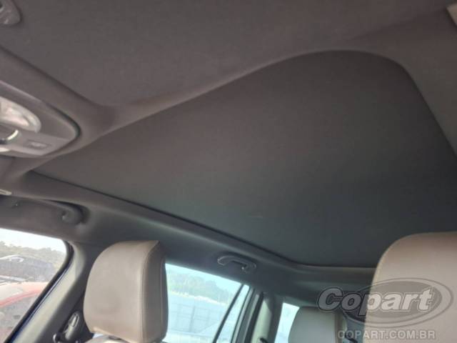 2025 JEEP COMMANDER 